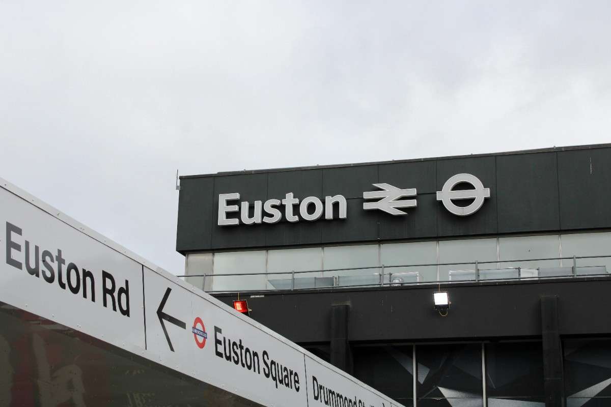 Cheapest Euston station minicabs near me. Our taxi company offers 24/7 airport transfers and  via our mobile app. | Best Airport Cabs Transfers | Cheap Minicabs Cars 24/7,Cheap, cheapest, near me, phone, numbers, book, Local, best, price, quote, service, services, Company, companies, 24/7, fixed, online ,app,Taxis, taxi, cabs, cab, minicabs, minicab, cars, car, airport, transfers, transfer,